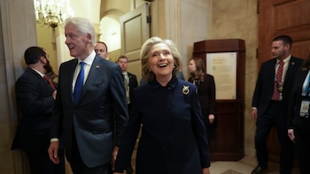 Los Clinton aceptan declarar en