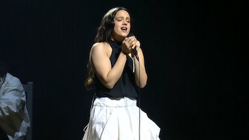 Rosalía aparece por sorpresa en