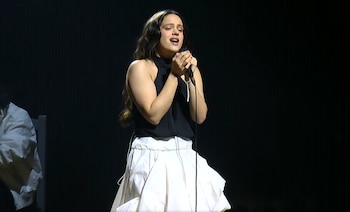 Rosalía aparece por sorpresa en