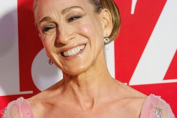 Sarah Jessica Parker explicó que jamás imaginó que su vestido negro se convertiría en una declaración de moda (REUTERS/Eduardo Munoz)