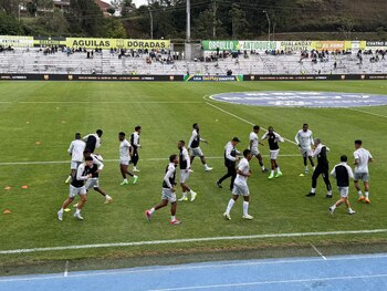 Por daños estructurales del estadio