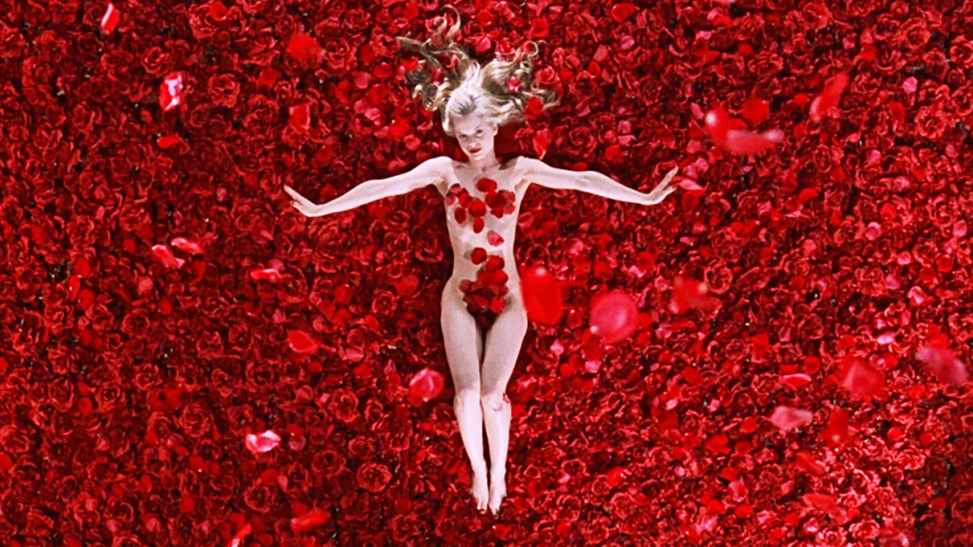 Mena Suvari, la actriz que protagonizó la escena más famosa de