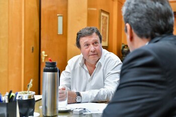 El senador y gobernador electo