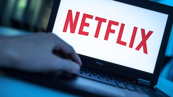 Netflix defiende el uso de la IA en 300 de sus títulos: "habrían tenido que prescindir de planos y secuencias clave"
