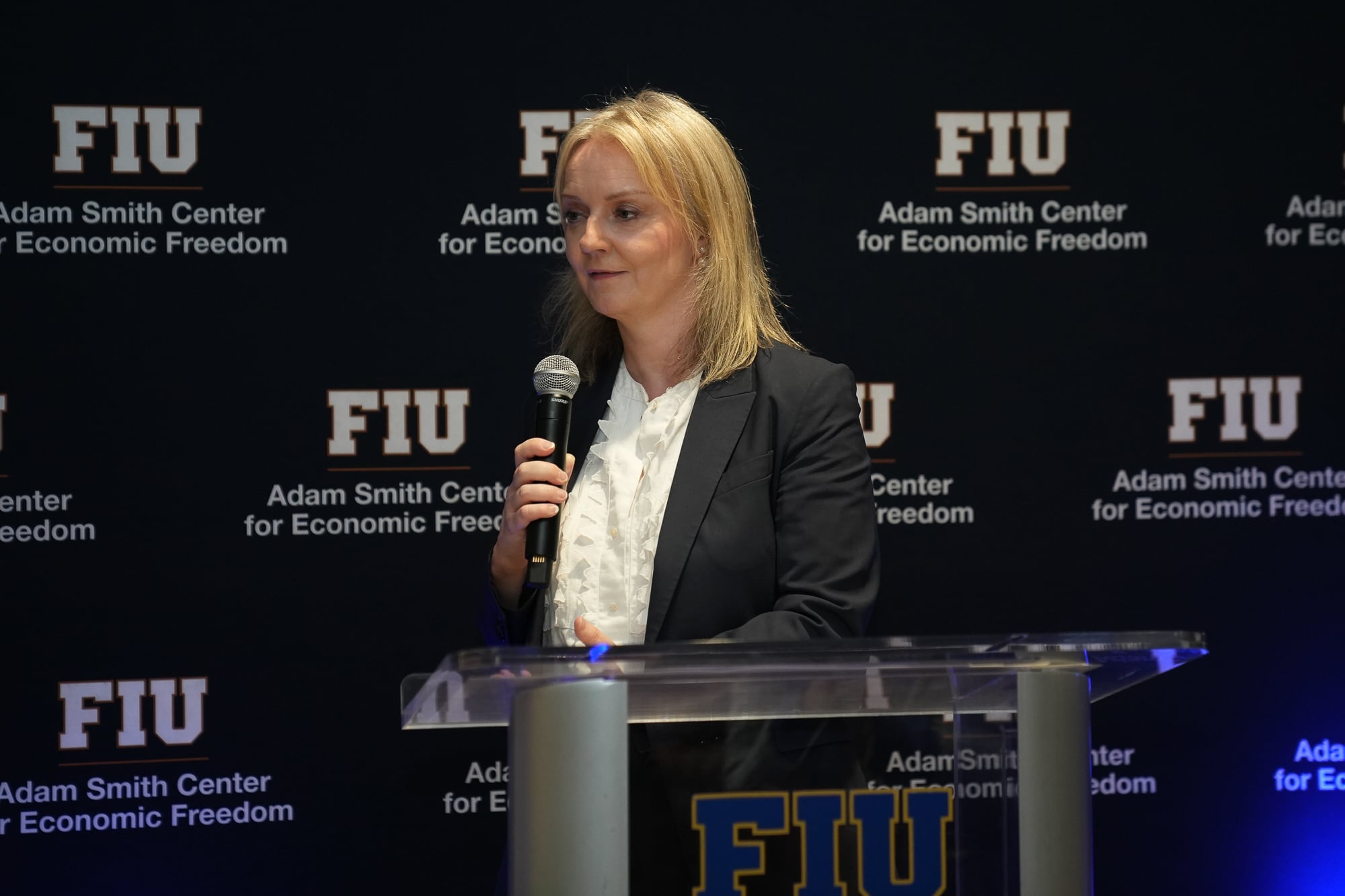 Liz Truss, durante su presentación como nueva fellow de la FIU.