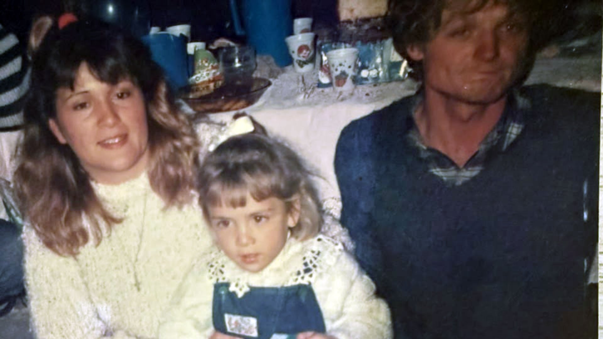Vanesa cuando era apenas una niña junto a Claudia y Cacho