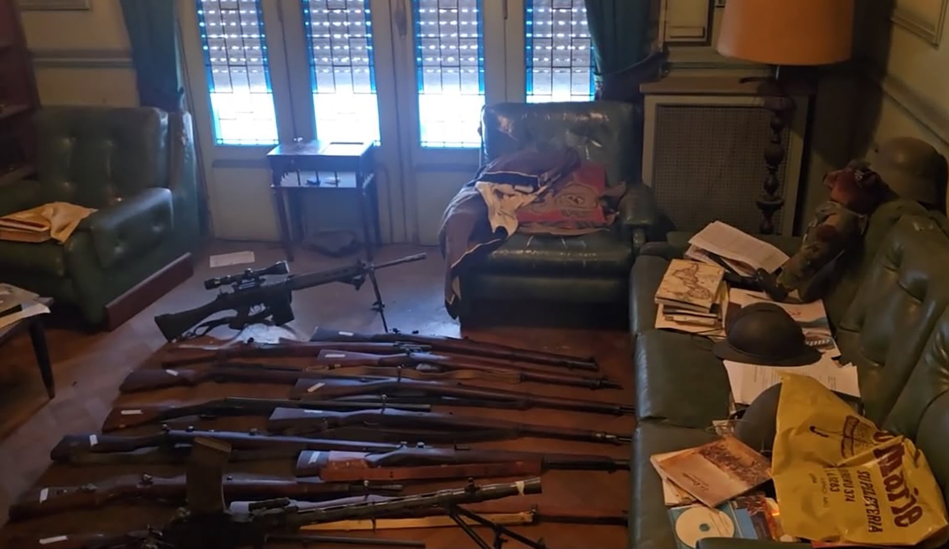 Parte de las armas incautadas