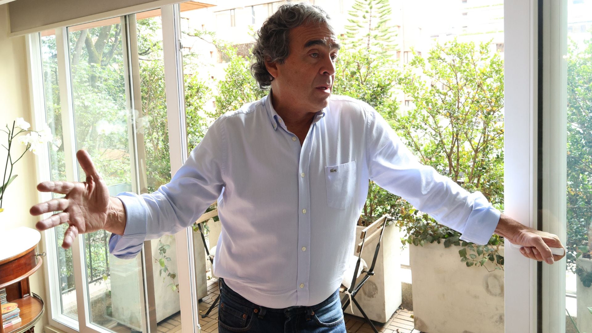 “La forma de la política importa porque es sustancia para cambiar la sociedad”, señaló Sergio Fajardo, al referirse a su experiencia en campañas y al clima de polarización que atraviesa actualmente el país - crédito Infobae Colombia