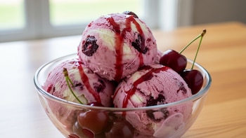 Cómo hacer helado de cereza y yogur: la receta casera perfecta para el verano