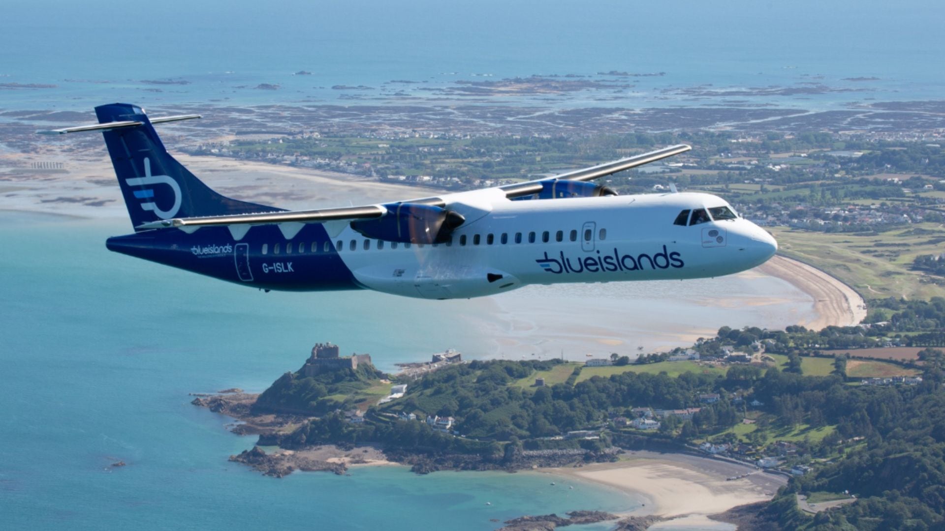 Una aerolínea entra en quiebra y deja a los pasajeros tirados. (Facebook/BlueIslands)
