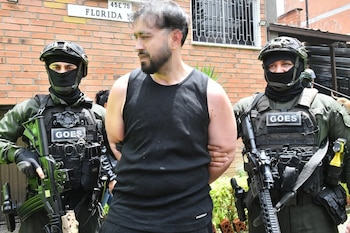 Las autoridades capturan en Medellín a un estadounidense requerido por tráfico internacional de armas - crédito @DenunciasAntio2/X