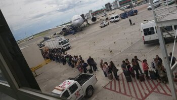 Los pasajeros son obligados a