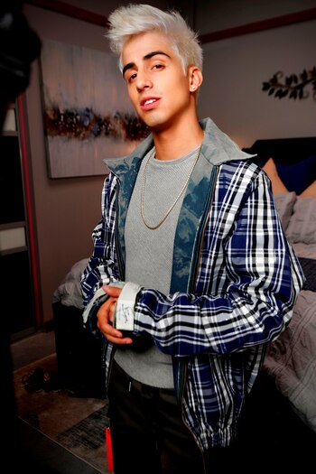 Fotografía promocional cedida por la casa productora Sin Sentido donde aparece Daniel Ruiz Abaunza, de 25 años, mejor conocido como Daniel El Travieso en las redes sociales. EFE/Sin Sentido