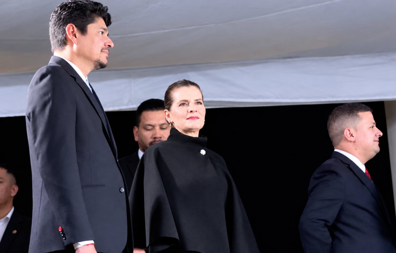 La presidenta Laura Férnandez llegó a Cartago en compañía de su esposo. Crédito: Presidencia de la República