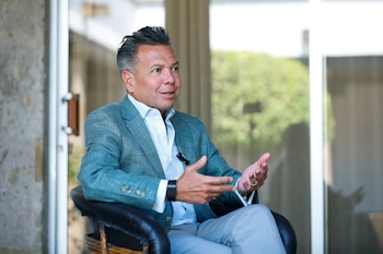 El gobernador de Jalisco, Pablo Lemus fue operado de emergencia (EFE/Francisco Guasco)