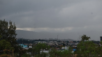 Los vuelos requieren la presencia de nubes con condiciones atmosféricas adecuadas para realizar la estimulación. (Foto: Secretaria de Agricultura y Ganadería)