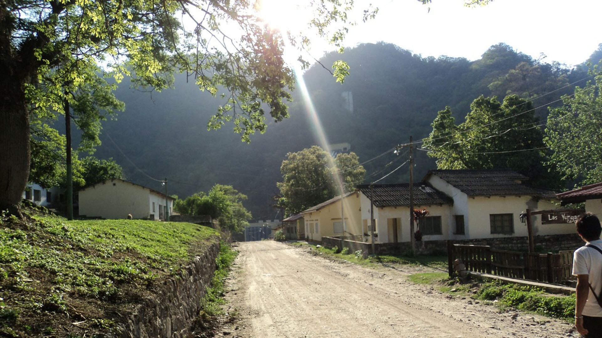 Villa Batiruana ofrece senderos, pozas naturales y un bosque energético que atraen a quienes buscan desconexión y aventura (Turismo Tucumán)
