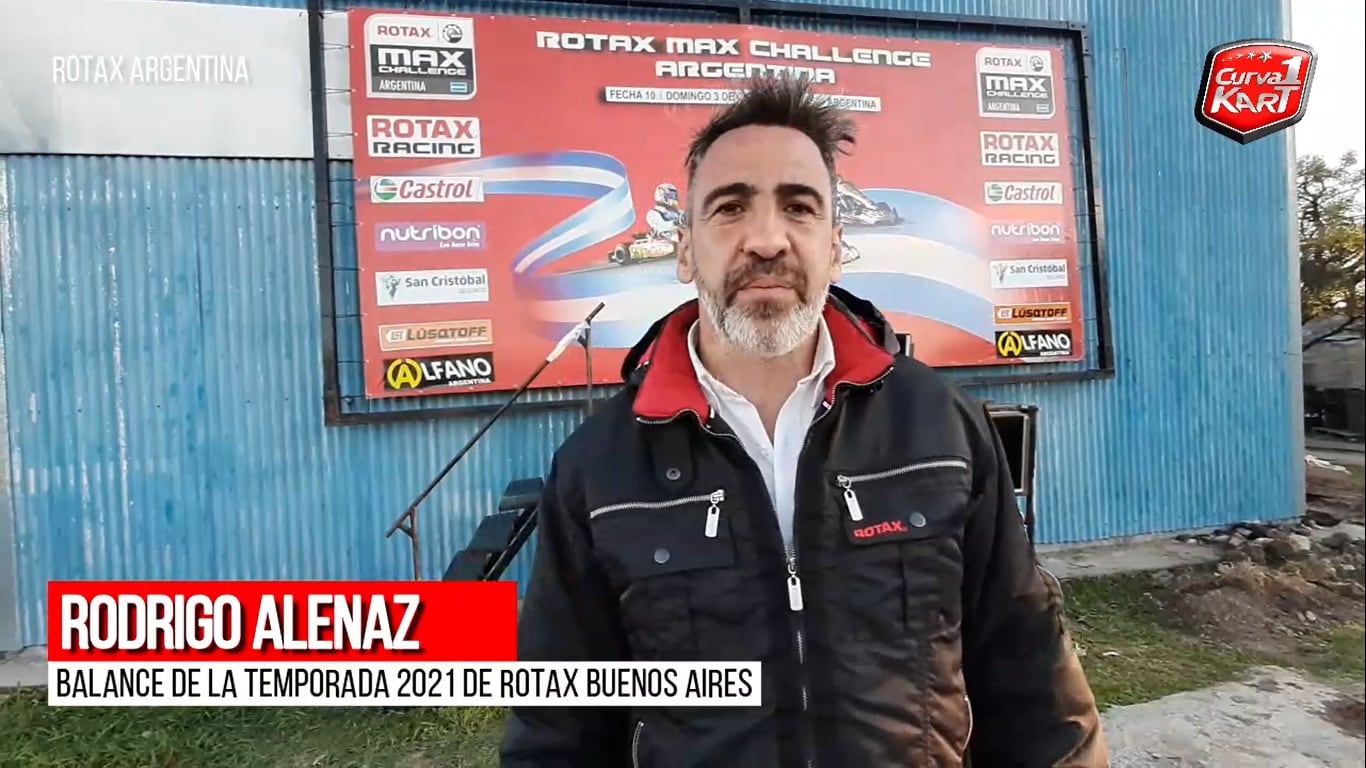 Según Pampito, la relación viene desde hace al menos dos meses y Alenaz habría sido una presencia constante en las funciones de Sex, la obra en la que actúa Adabel