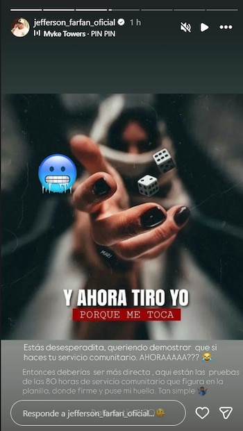Captura de pantalla de una historia de Instagram. Una mano extendida, dos dados blancos flotando, emoji de cara congelada, texto 'Y AHORA TIRO YO PORQUE ME TOCA'