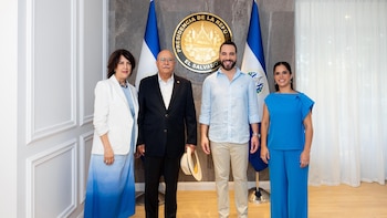 Presidente Bukele recibe al nuevo