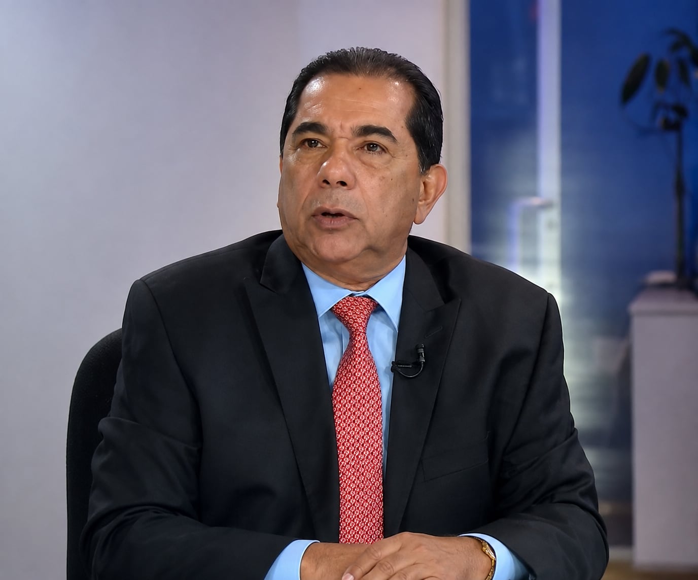 El ministro respondió a los cuestionamientos sobre su perfil con la frase: “nadie estudia para ser ministro”. Captura de video