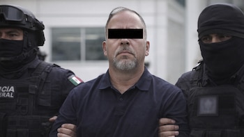 Exagente federal acusado de falsificar documentos llevará su juicio en libertad