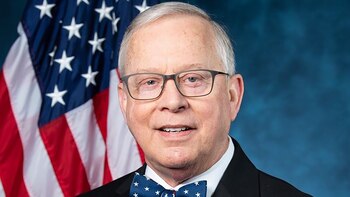 Ron Wright se desempañaba como