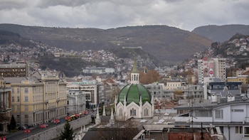 Sarajevo conmemora el aniversario de la segunda masacre de Markale a la sombra de la muerte de Mladic