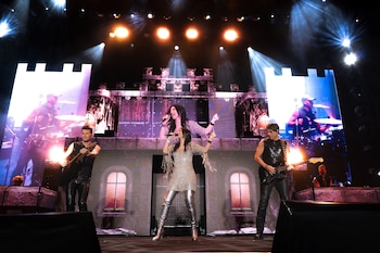 Laura Pausini protagonizó un concierto de tres horas en el que la música asumió un rol central ante miles de asistentes.