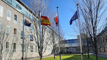 Juzgan a un hombre por agredir sexualmente a una joven de 17 a la que acogió en su casa