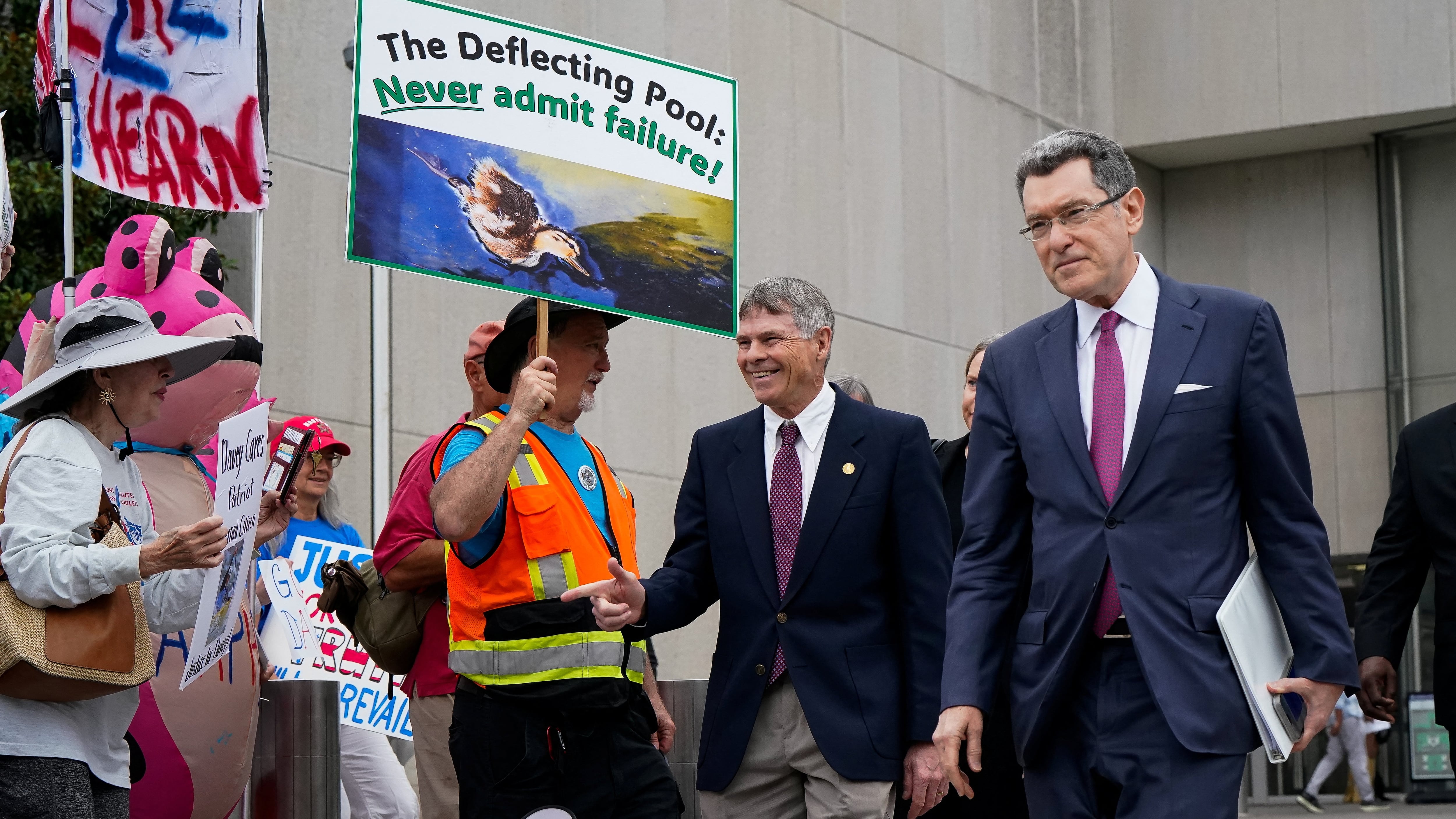 David Hearn se declara inocente por daños en la Reflecting Pool y queda libre