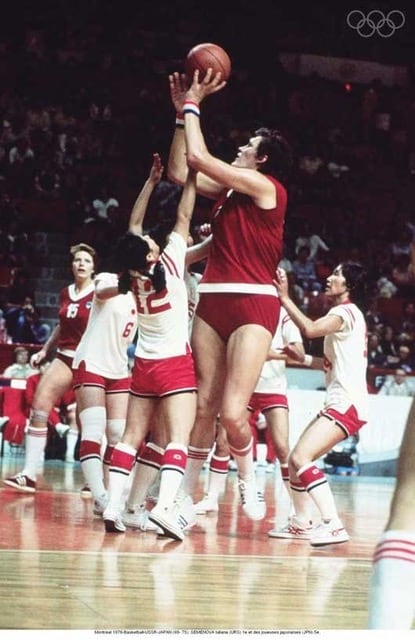 Uliana Semenova ganó dos medallas de oro con la selección de Unión Soviética en los Juegos Olímpicos de 1976 y 1980