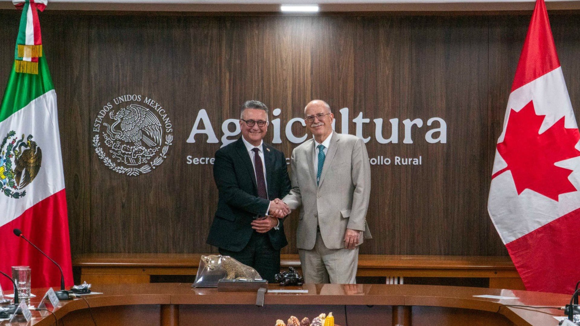 México y Canadá aceleran acuerdos agroalimentarios rumbo a la revisión del T-MEC, afirma Julio Berdegué