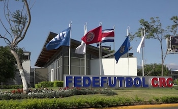 La Federación Costarricense de Fútbol negó la licencia al Municipal Liberia para disputar el Torneo de Apertura 2026 por incumplimientos legales detectados durante el proceso de licenciamiento. Crédito: Sensación Deportiva