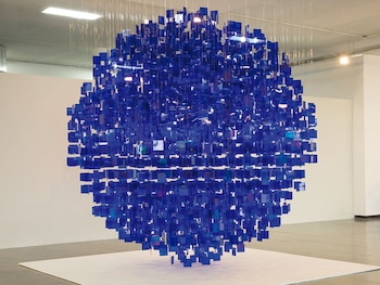 "Esfera azul", la obra de Le Parc de 2001, en el actual Palacio Libertad.