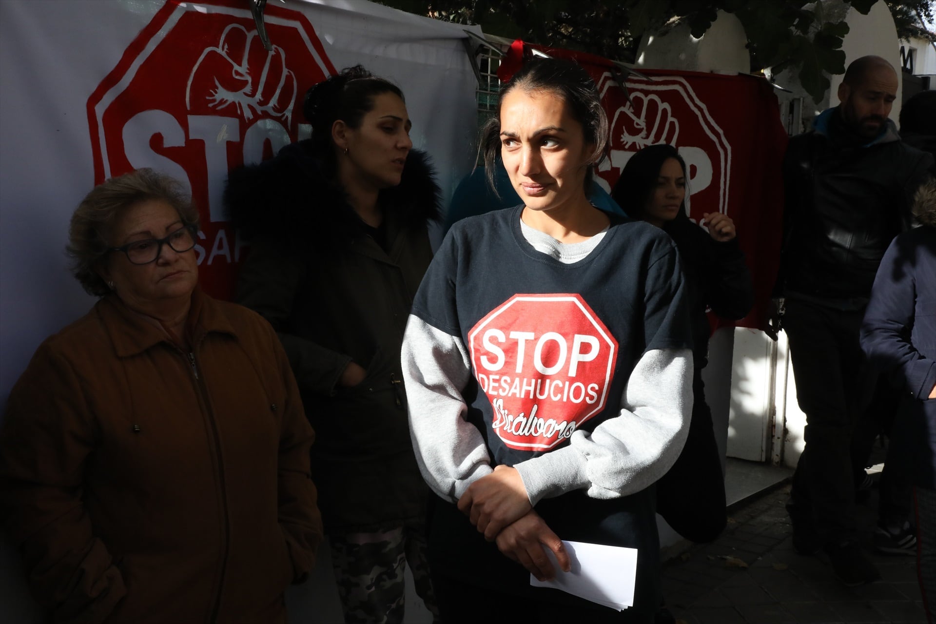 Zaira, a cargo de su marido enfermo y tres hijos menores, afrontó un intento de desahucio en 2029. (Marta Fernández / Europa Press)