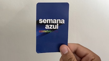 Qué es la Tarjeta Azul, el poderoso símbolo que invita hablar de inclusión en el autismo