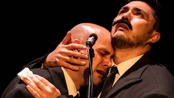 ‘Cariño Malo’ presenta una nueva forma de vivir el teatro: una mirada queer al melodrama y la música criolla en La Plaza