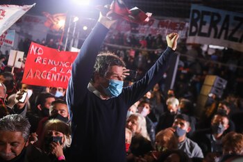 El candidato radical competirá en