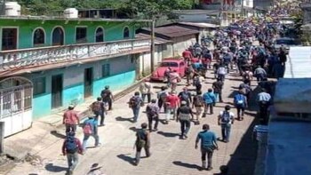 Un enfrentamiento violento se registró en Tila, Chiapas entre habitantes un grupo que se declara autónomo Foto: Tomada de @canal6tv