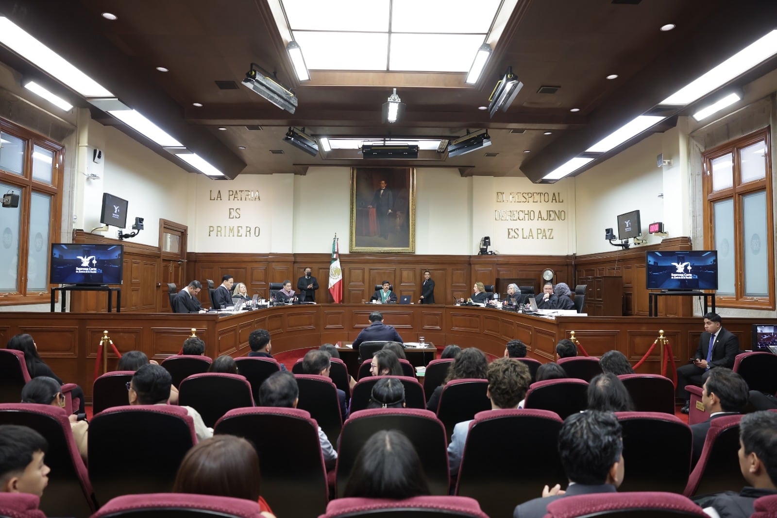 Suprema Corte promete estabilidad regulatoria y certeza jurídica a empresarios