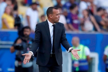 En la imagen, el entrenador de Universidad de Chile, Rafael Dudamel. EFE/Antonio Lacerda/Archivo