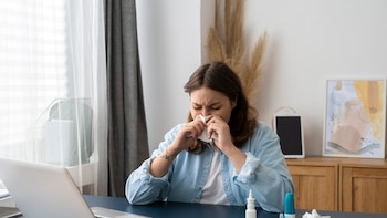 Si ya has empezado con la alergia de primavera, estos son los tres hábitos que debes seguir en casa para prevenirla