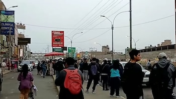 Numerosos usuarios de transporte público