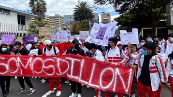 Centenares de adolescentes pidieron justicia