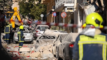 Al menos tres heridos por una fuerte explosión en un edificio del casco antiguo de Atenas
