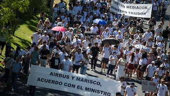 Los trabajadores de Airbus se manifiestan en Madrid para reclamar una "negociación real" con la empresa