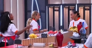 Kelly Ríos y Ninel Conde protagonizaron un cruce verbal durante una prueba de Top Chef VIP 5 - crédito: captura de pantalla Telemundo