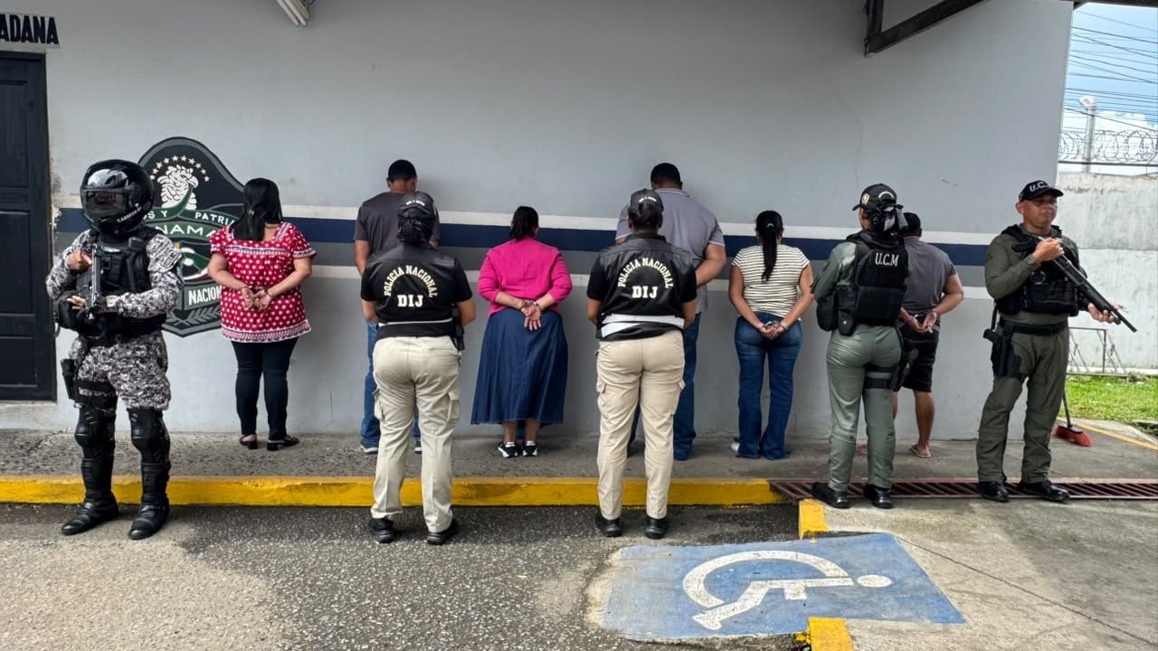 La Operación Credenciales 2.0 incluyó más de 25 allanamientos en Panamá Oeste, Bocas del Toro, Chiriquí, Veraguas y Los Santos, donde las autoridades buscaban evidencias relacionadas con presuntos nombramientos irregulares. /(Tomada de la PN)
