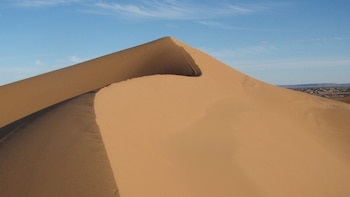 El secreto detrás de la forma y el movimiento de las dunas estrella en el Sahara